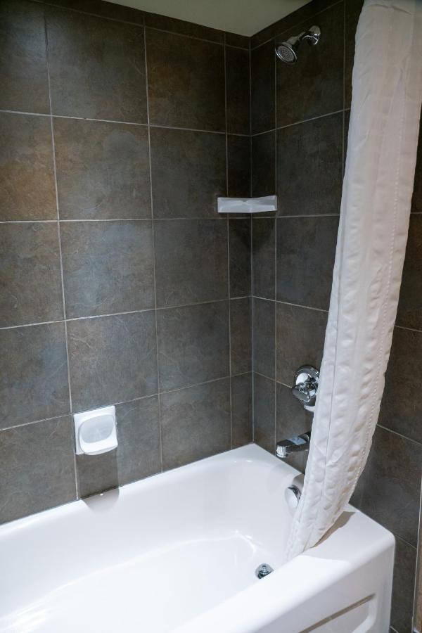 Queen Room,1277470399:JPEG