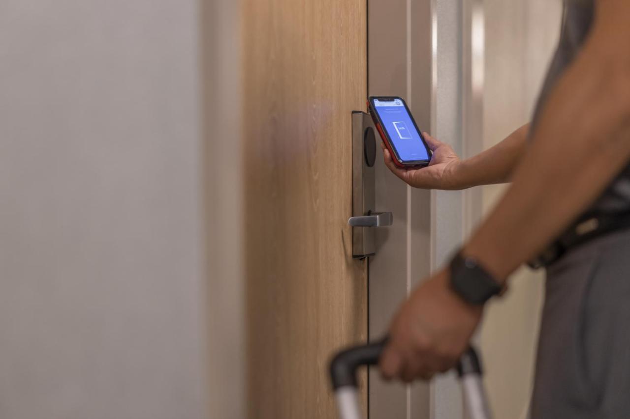 Twin Room - Club Access,1416805395:JPEG