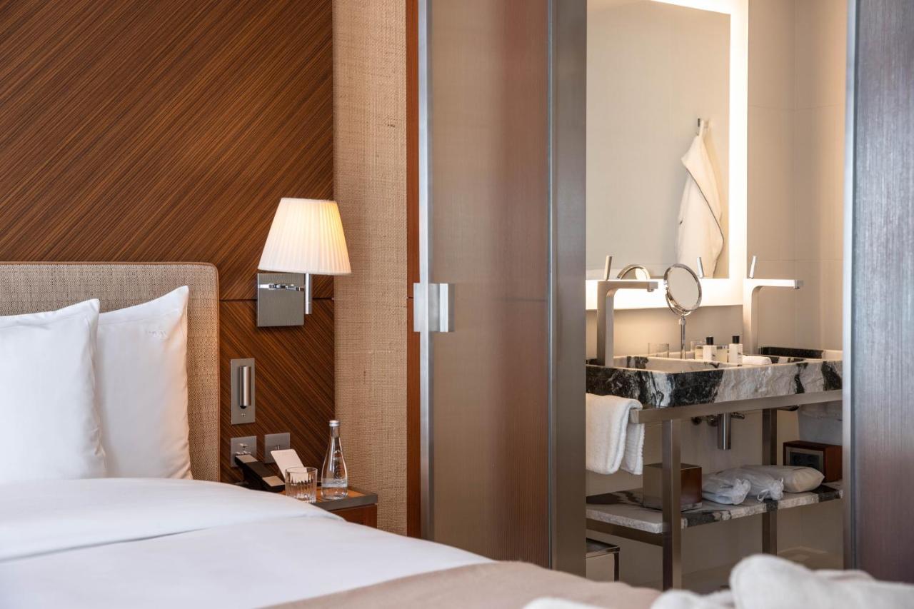 Deluxe City Room,1187127946:JPEG