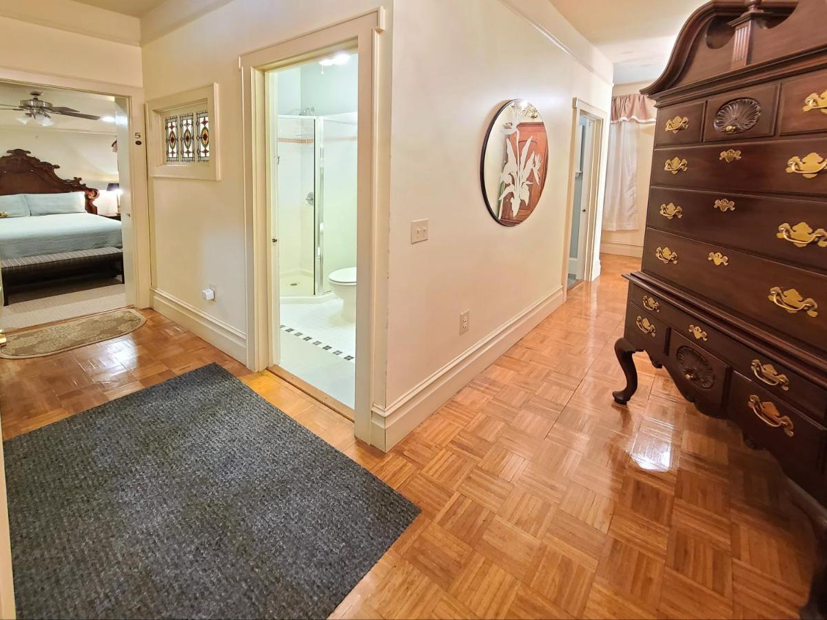 Standard Double Room with Shared Bathroom
