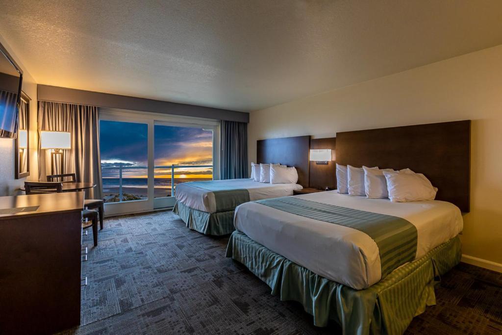 Deluxe Queen Room with Two Queen Beds