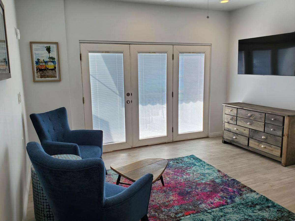 Ocean Front Studio,1064950183:JPEG