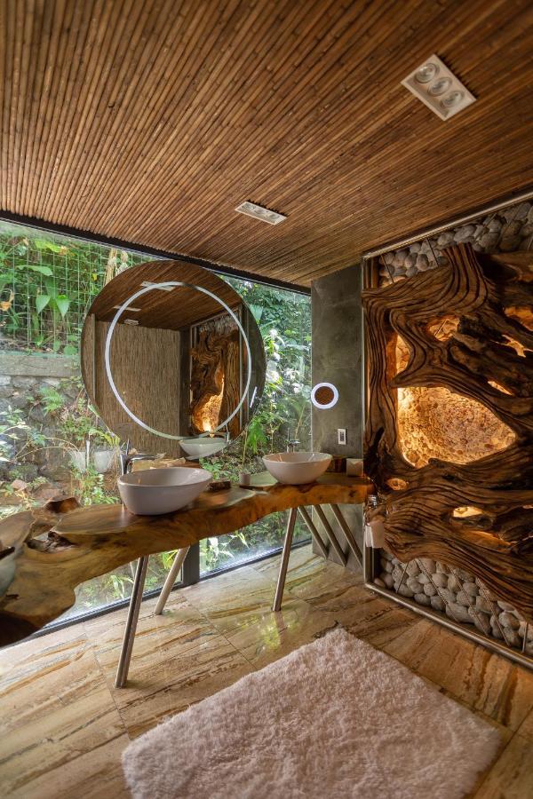 Honeymoon Grand Pool Villa