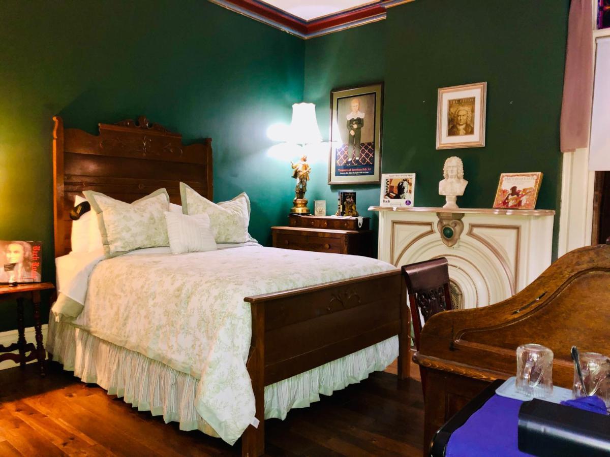 Queen Suite