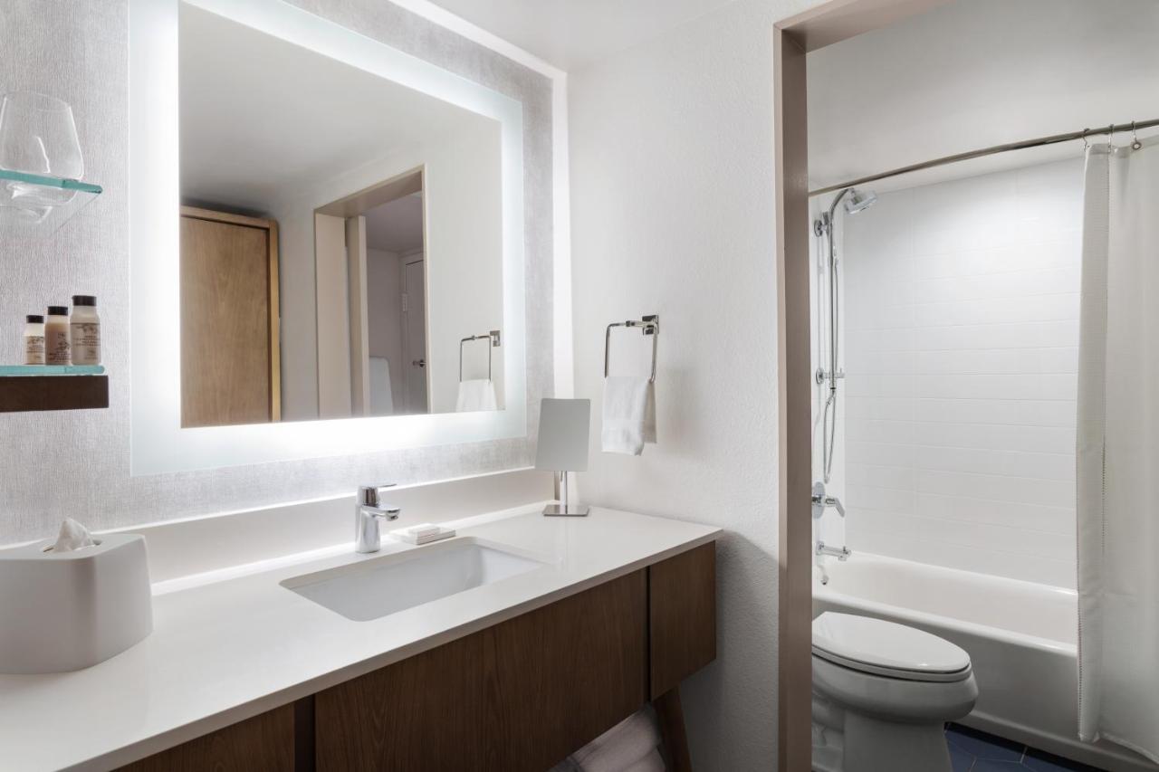 Suite, 1 King, Sofa bed, Partial bay view, Balcony,1104599712:JPEG