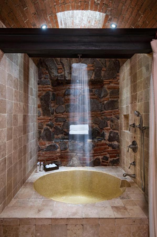 Suite with Hot Tub