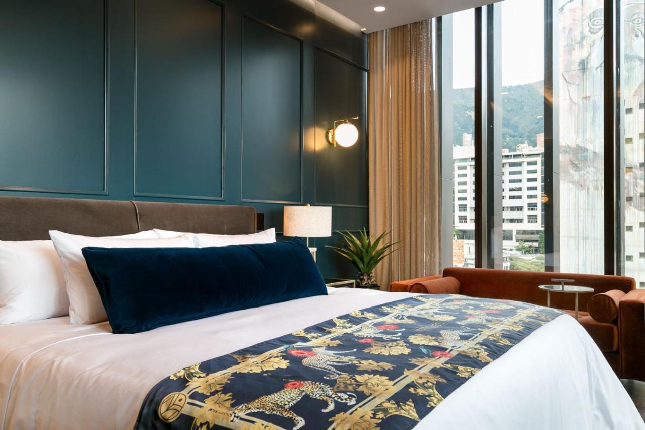 Corner King Suite High Floor