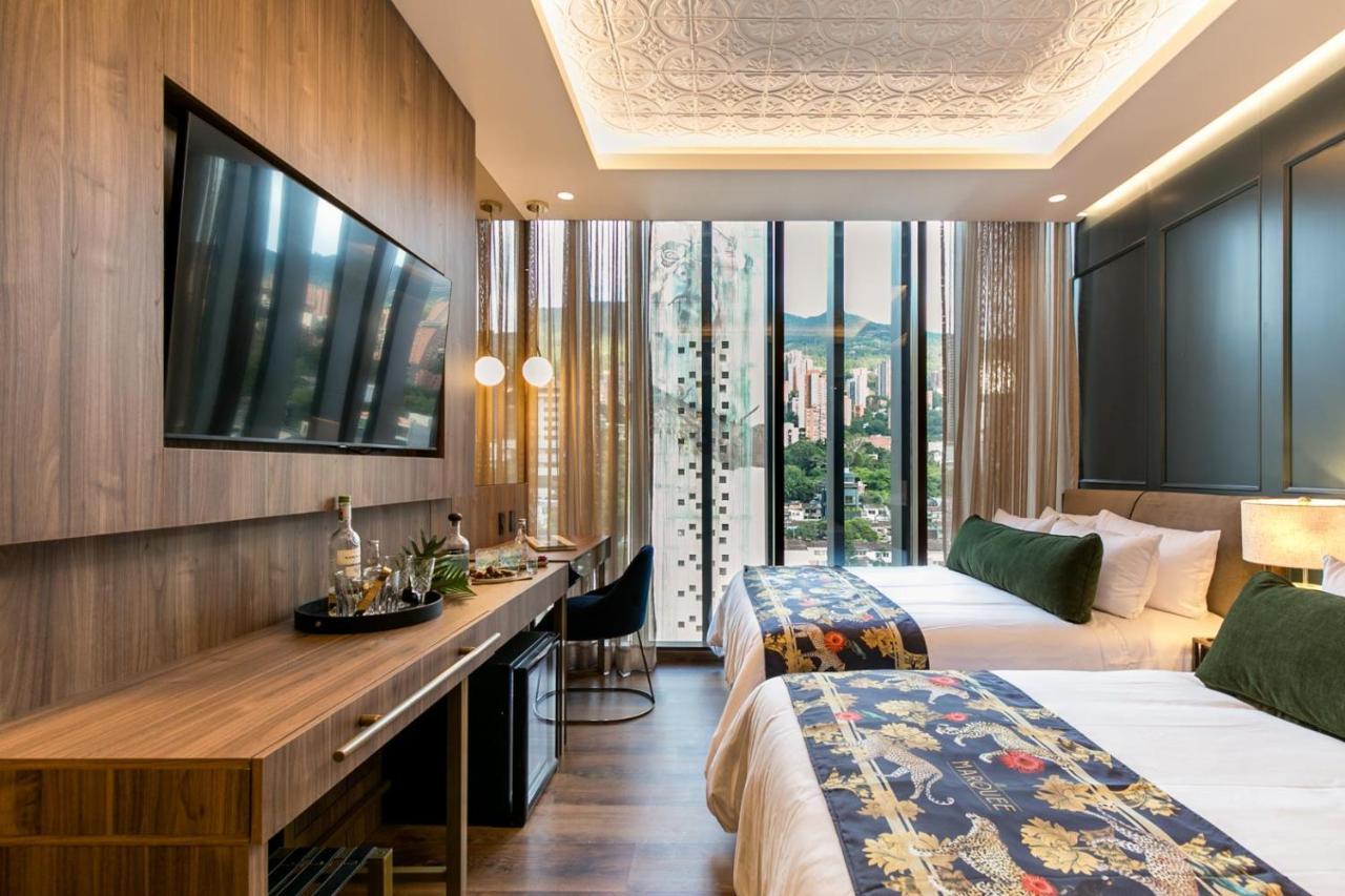 Deluxe Room with Two Double Beds - High Floor