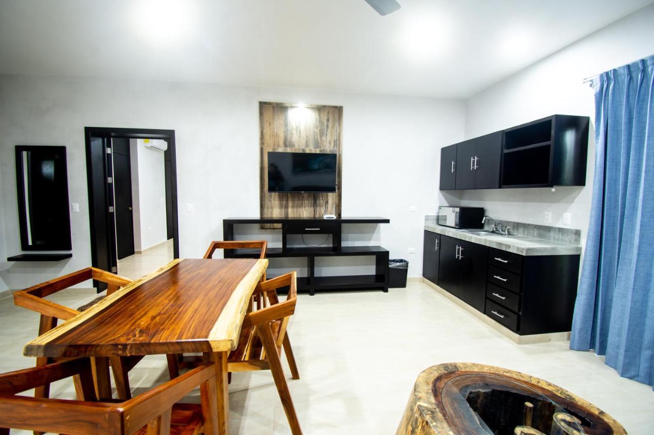 Suite with Pool View,1148983924:JPEG