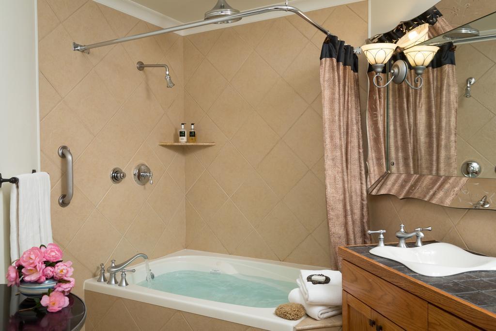 Standard King Room,800190051:JPEG