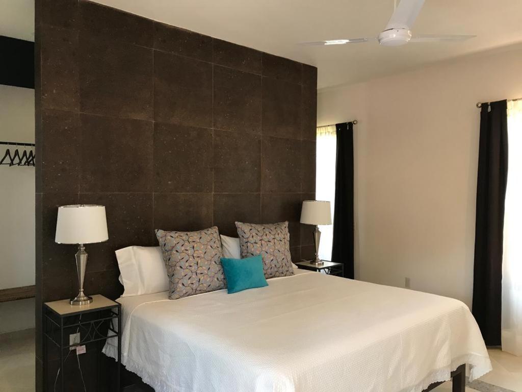 Deluxe King Suite,1181538814:JPEG