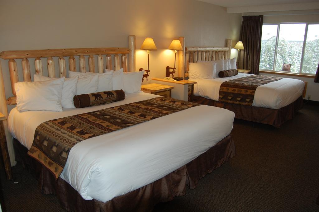 King Room with Two King Beds,378871474:JPEG