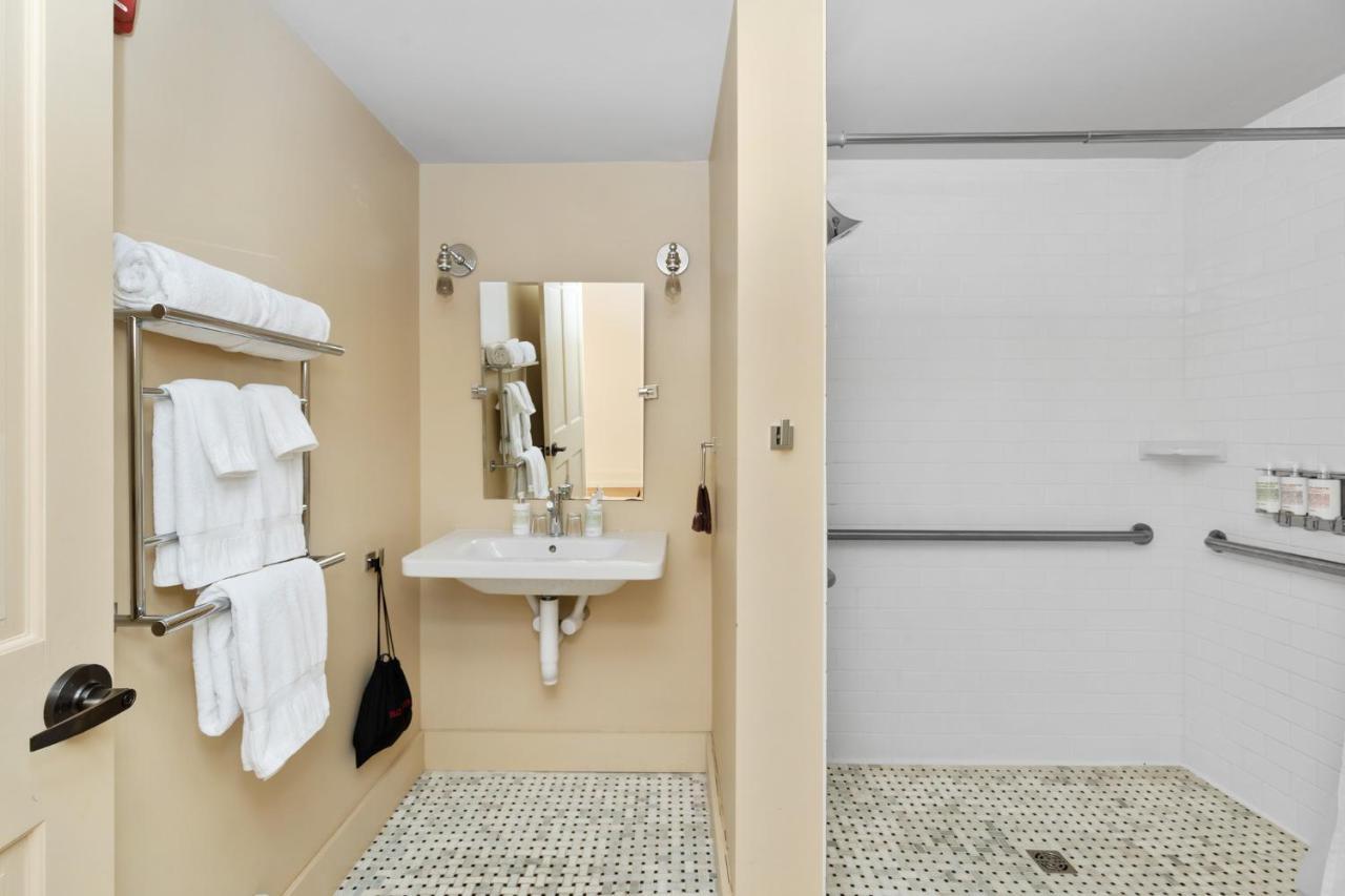 King Room - Disability Access,1199635960:JPEG