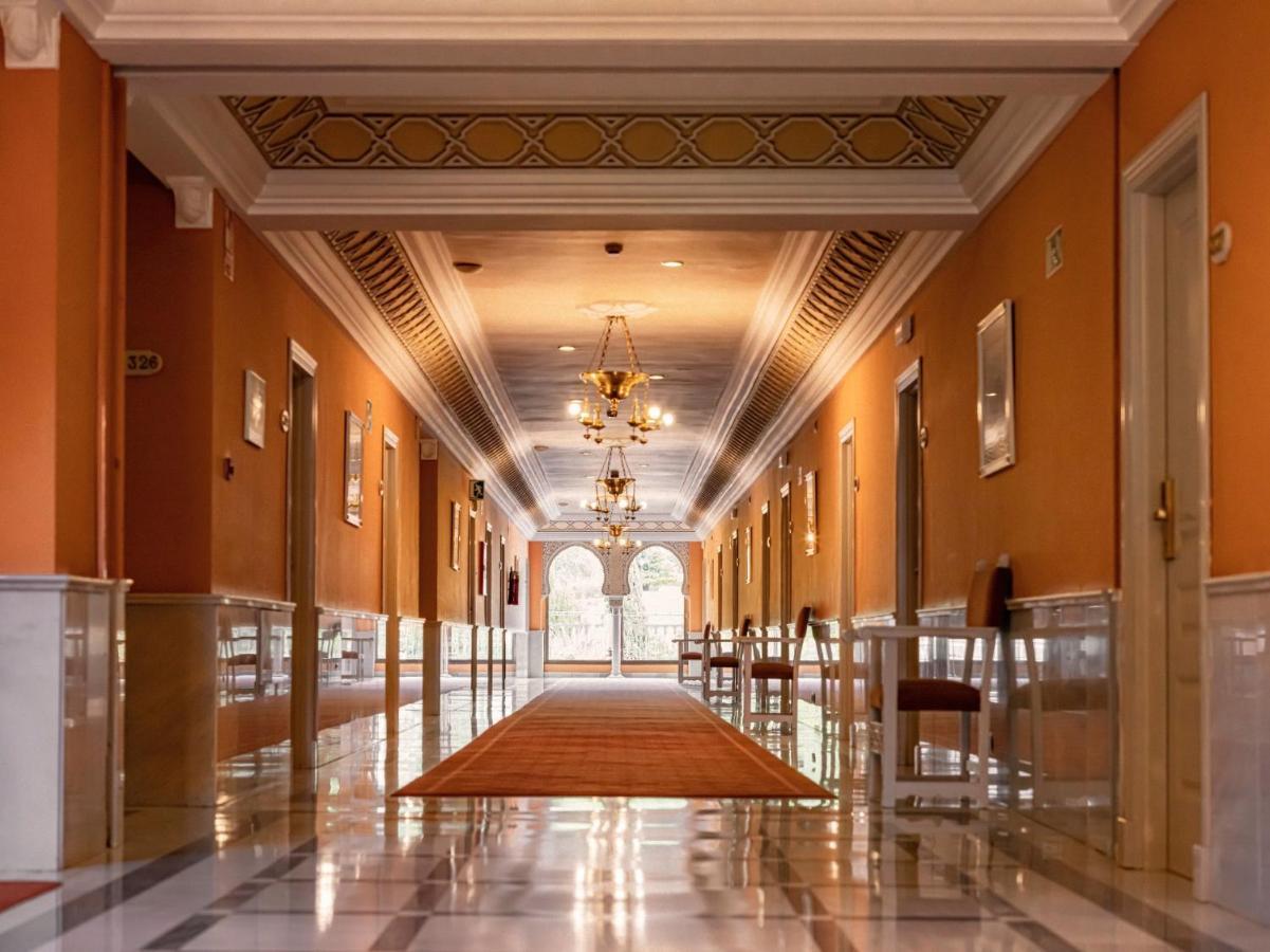 Standard Twin Room with One Extra Single Bed - Non-Smoking,1672567569:JPEG