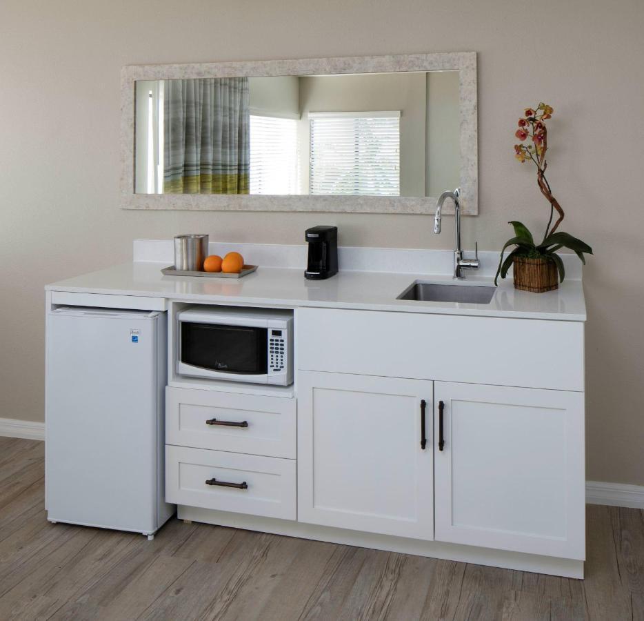 Two-Bedroom Suite with Ocean View,1205636692:JPEG