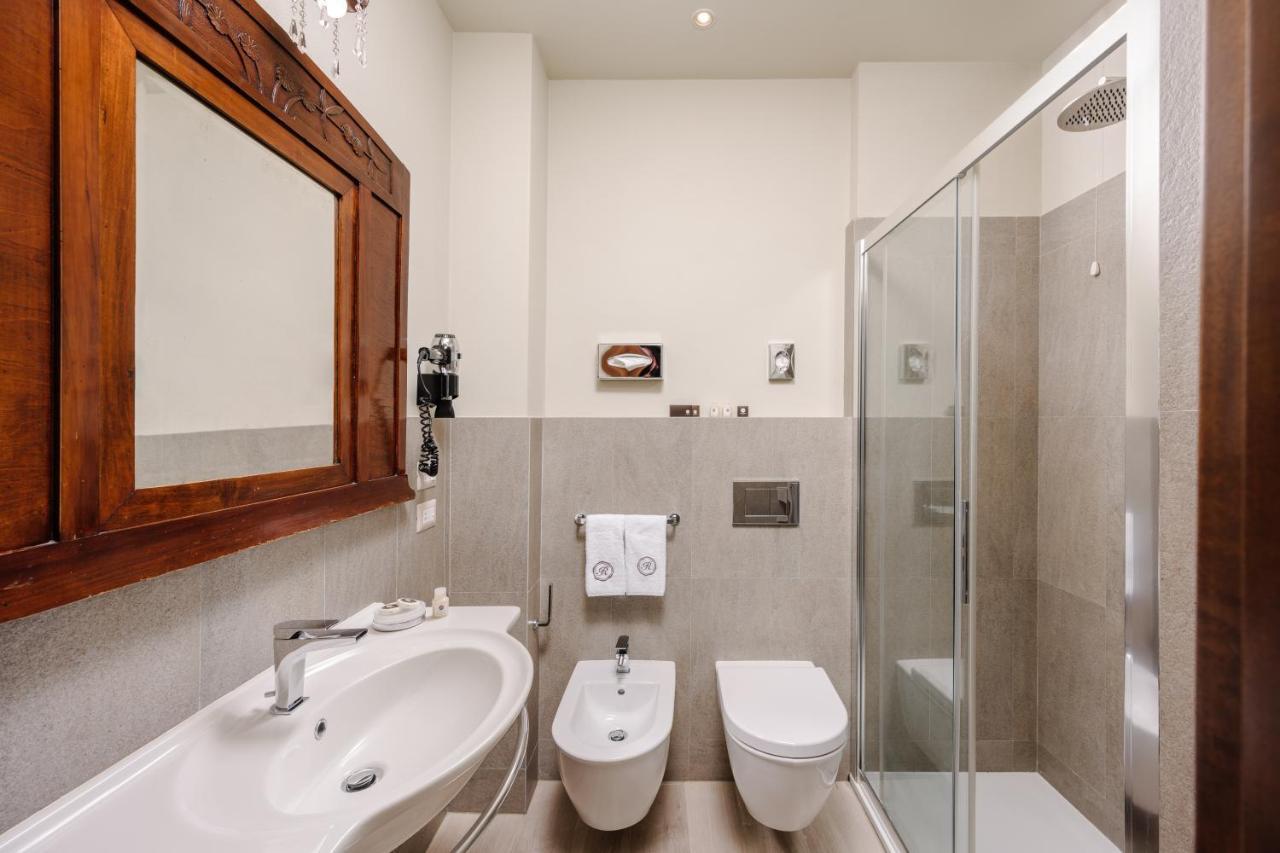 Deluxe Double Room with Lake View