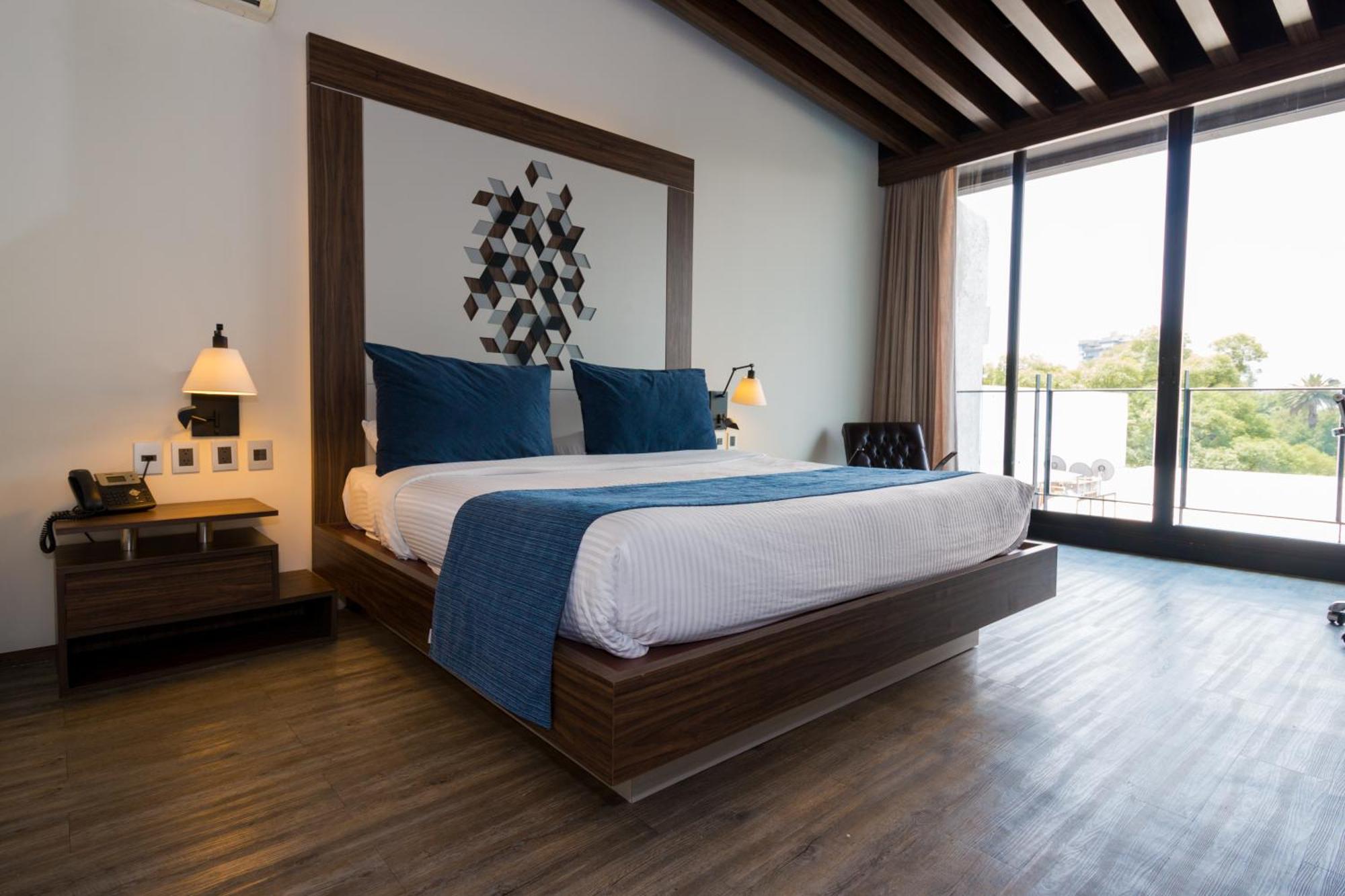 Deluxe Suite,1631575488:JPEG