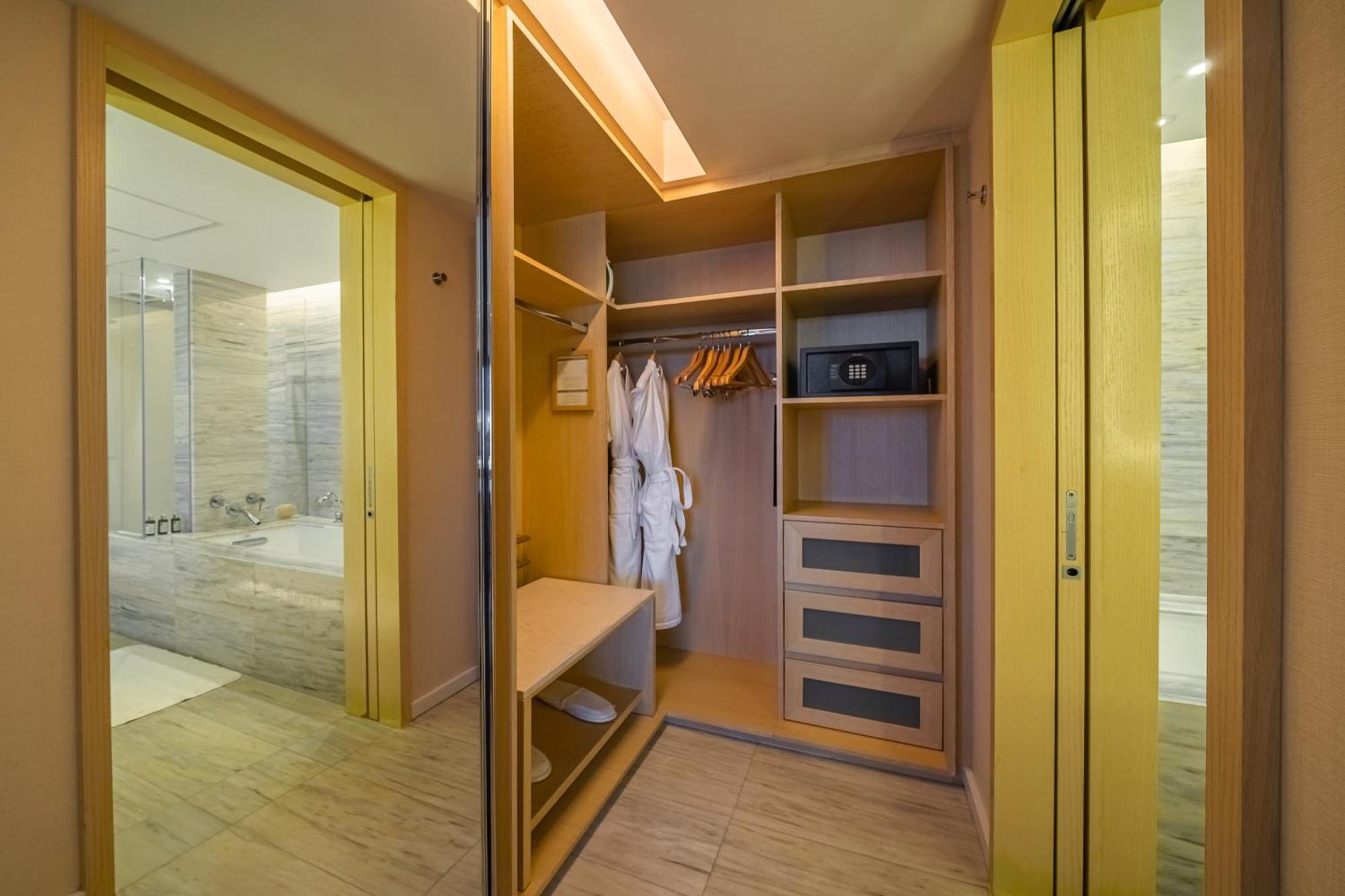 King Suite,1208362141:JPEG