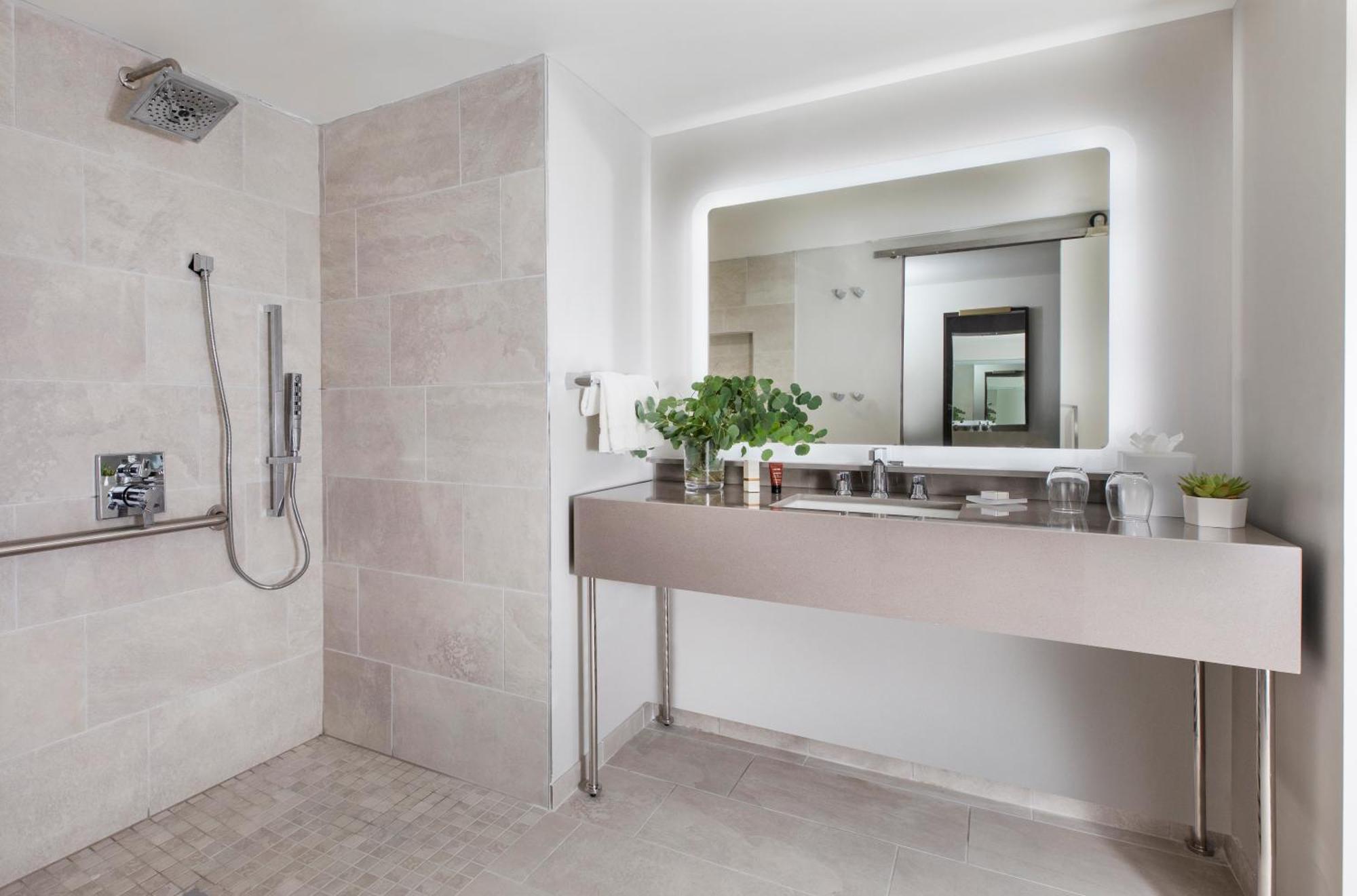 Two Queen Beds with Balcony - Disability Access,1210446898:JPEG