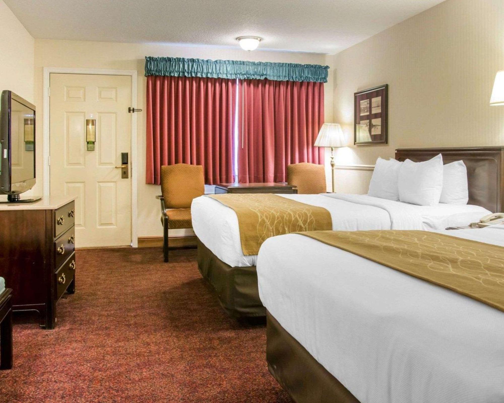 Deluxe Queen Room with Two Queen Beds