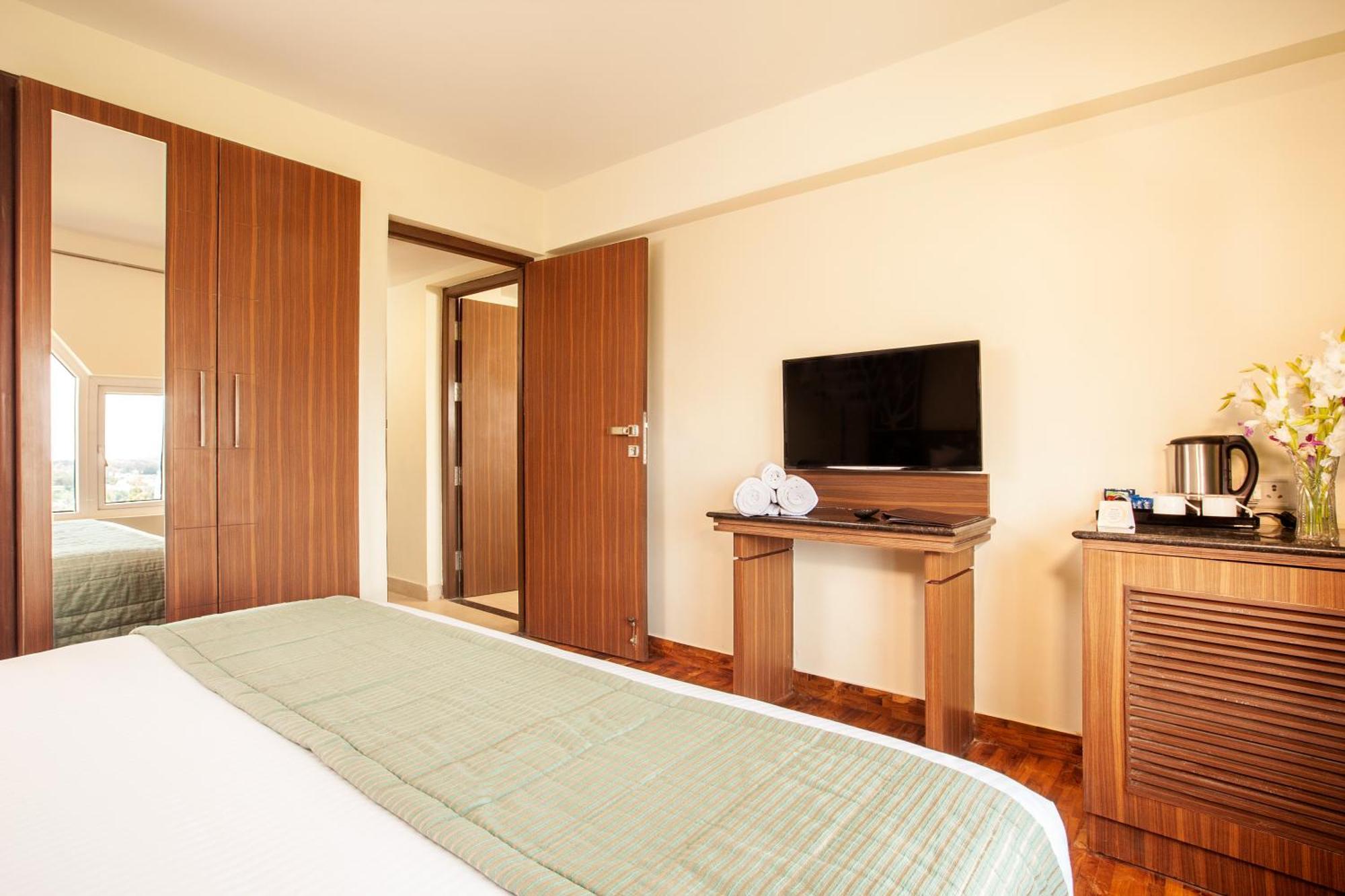 Premier Room,1287661636:JPEG