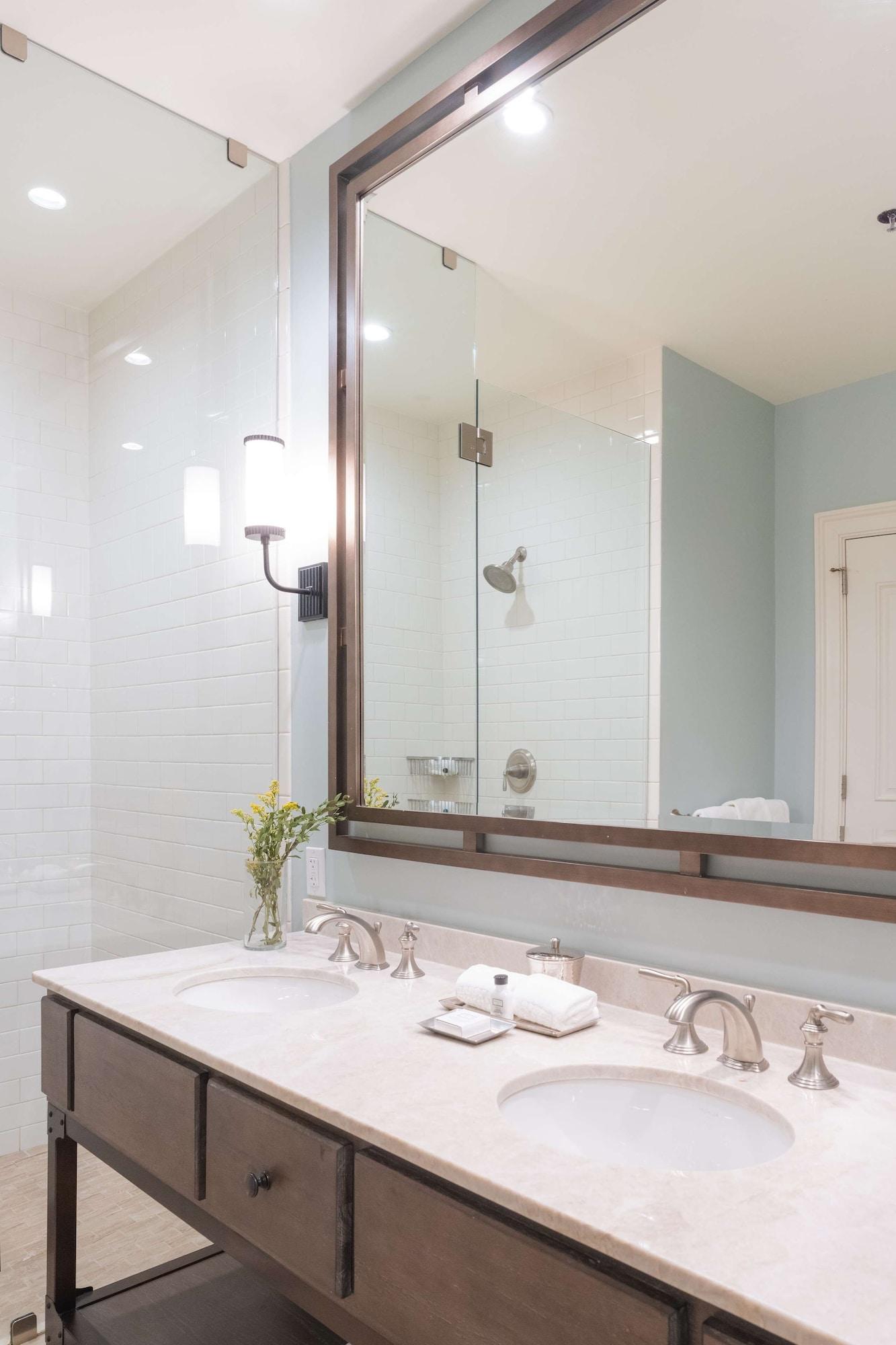 Deluxe King Room,1216928407:JPEG