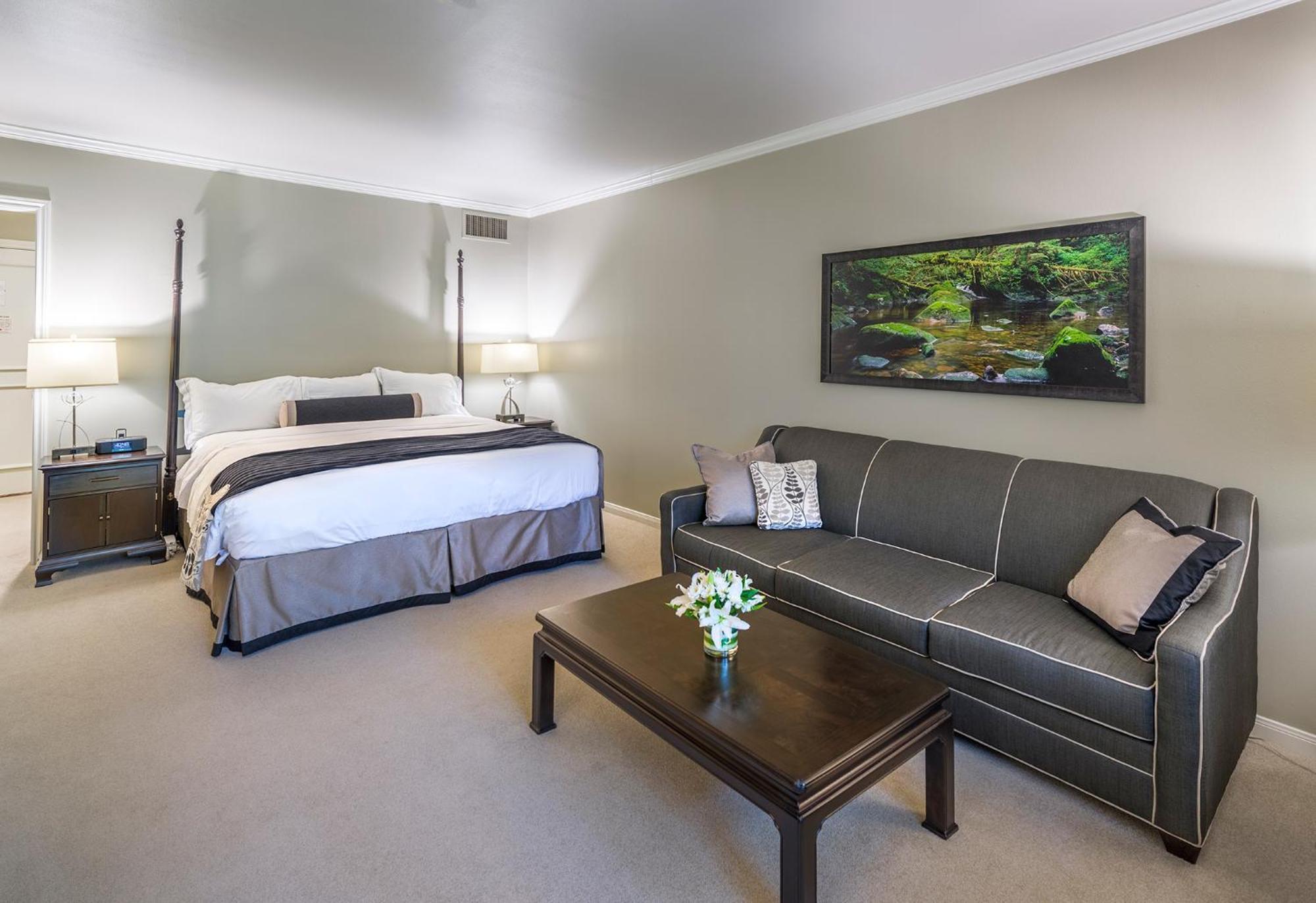 King Room,1448602648:JPEG