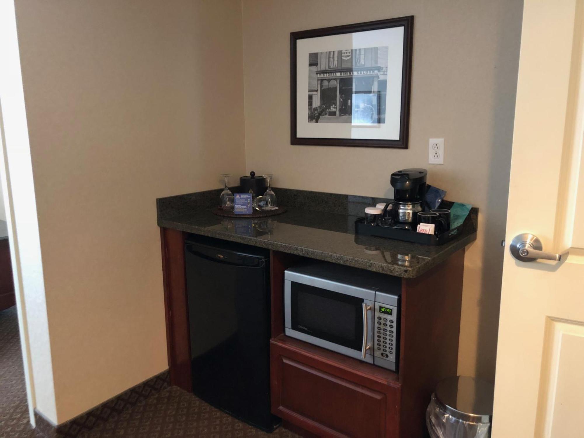 Queen Suite - Non-Smoking,1220729773:JPEG