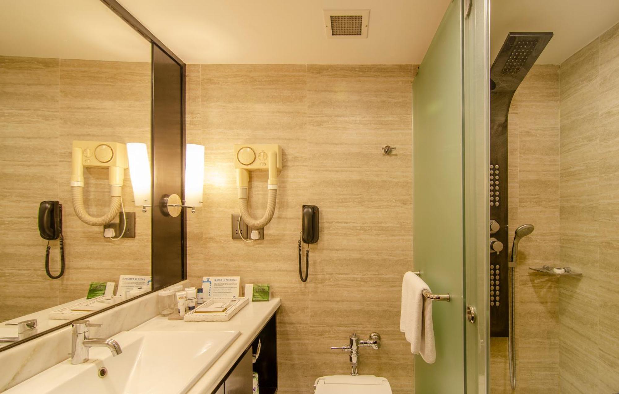 Executive Suite,1223670004:JPEG