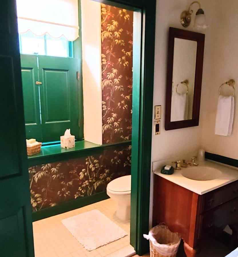 Standard Suite,1225528151:JPEG