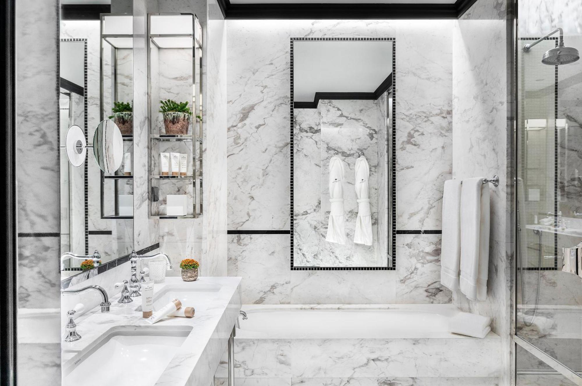 Suite with City View,1354114019:JPEG