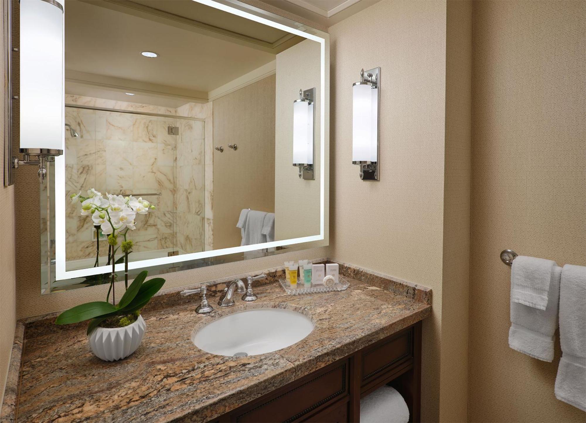 Superior Tower King Room,1253185540:JPEG