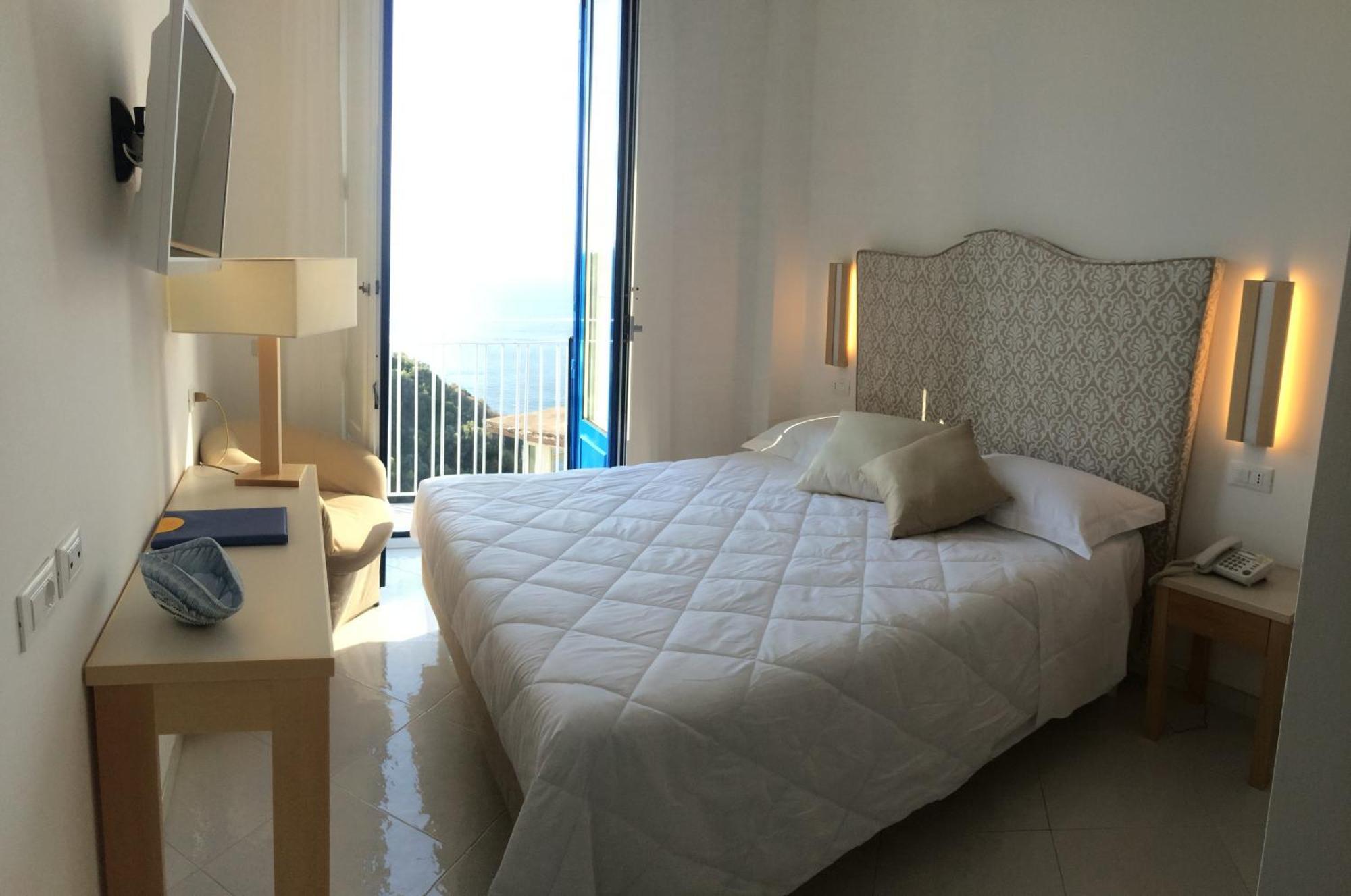 Superior Double Room,180866505:JPEG