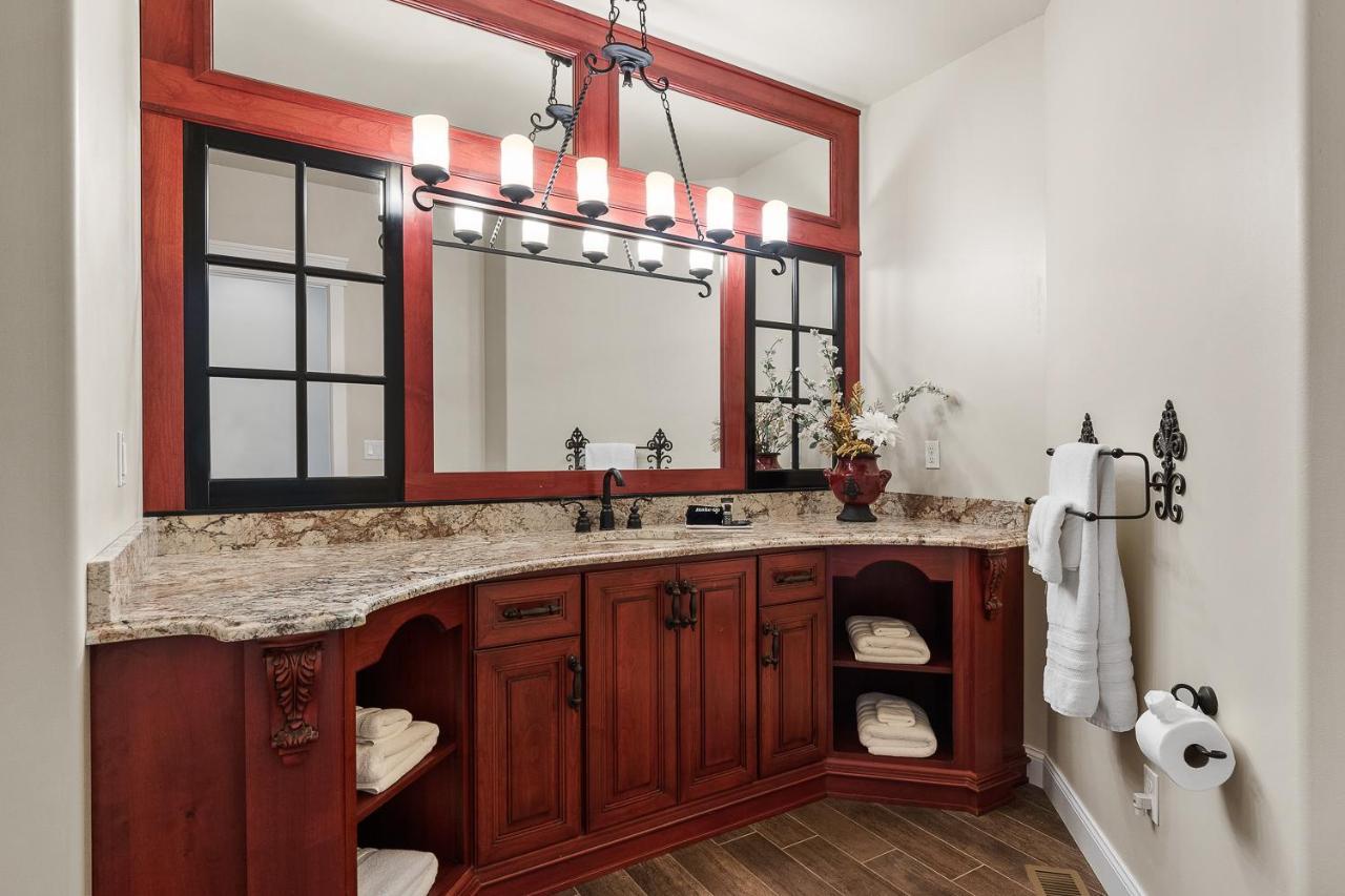 Queen Suite,1244759422:JPEG