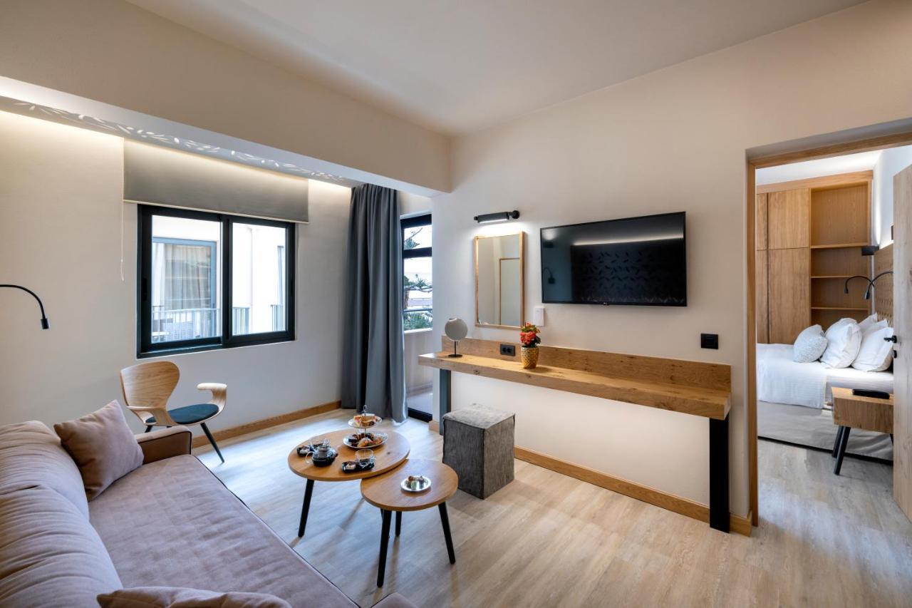 Family Room,1248093010:JPEG