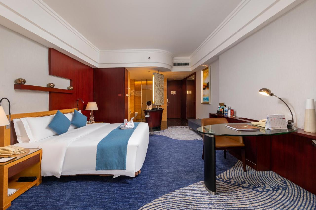 Macau Ocean View Superior Queen Bed Room (Free Welcome Fruit),1259564455:JPEG