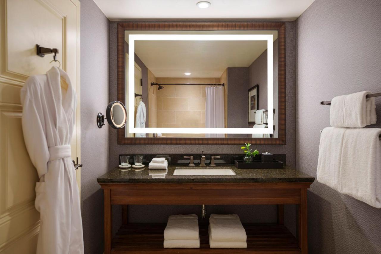 Classic Deluxe ADA  Roll in Shower 2 Queen Beds
