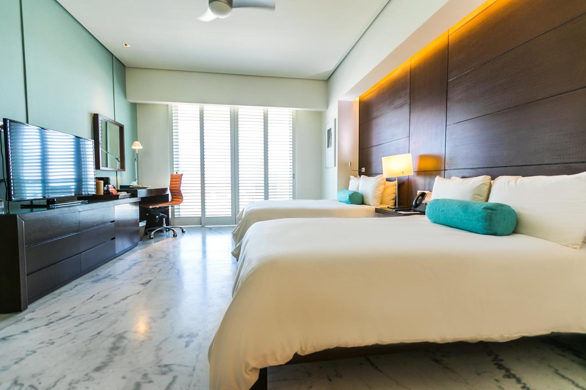 Club 89 King Size Bed Diamante View,1273556251:JPEG