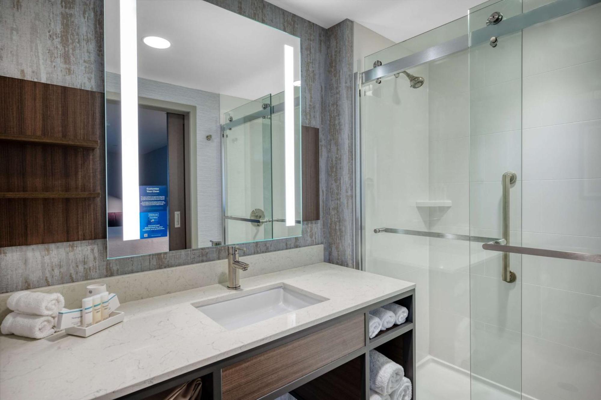 Premium King Room,1275388789:JPEG