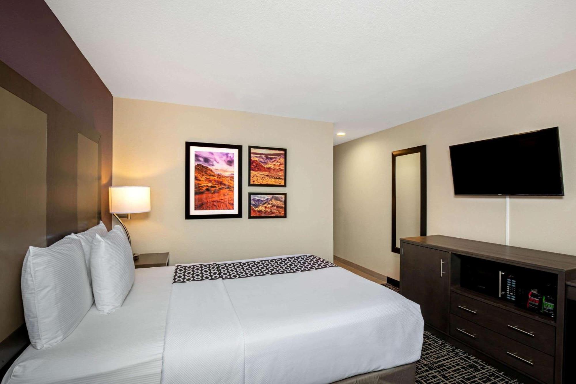 Deluxe King Room,790080201:JPEG