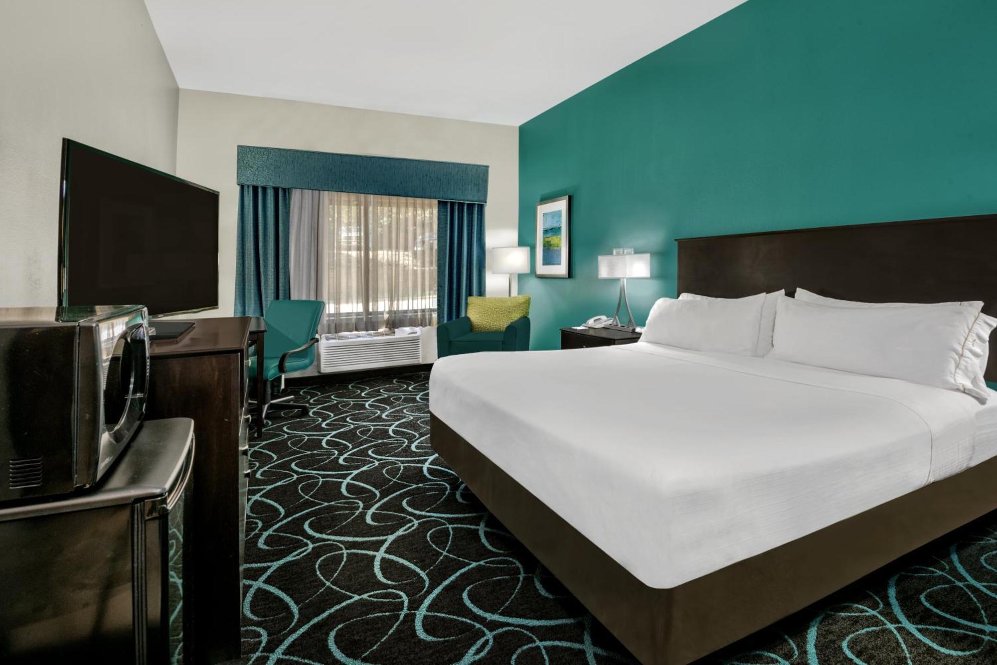 King Room - Mobility Access/Hearing Accessible