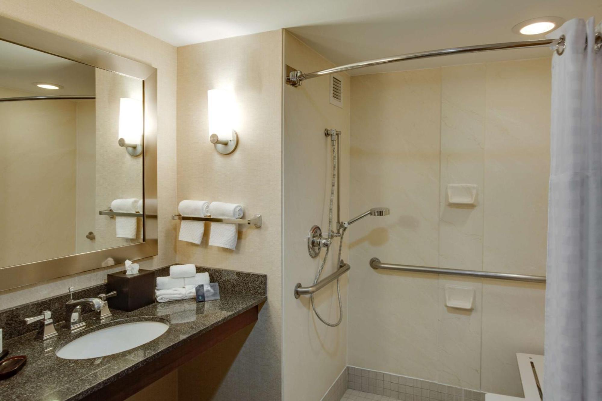 King Suite - Disability Access/Non-Smoking,1552340848:JPEG