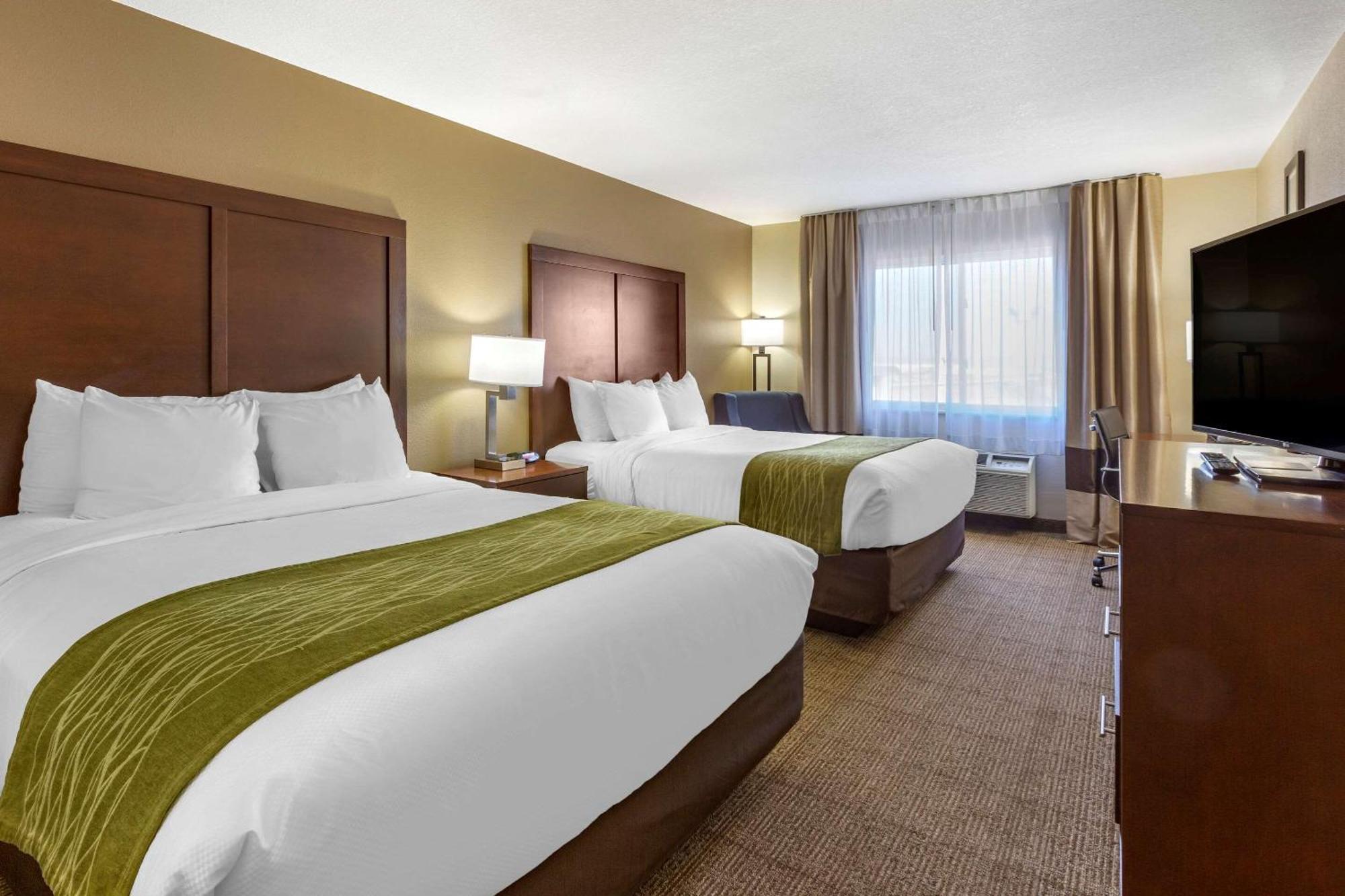 Queen Room with Two Queen Beds - Accessible/Non-Smoking,1275892249:JPEG