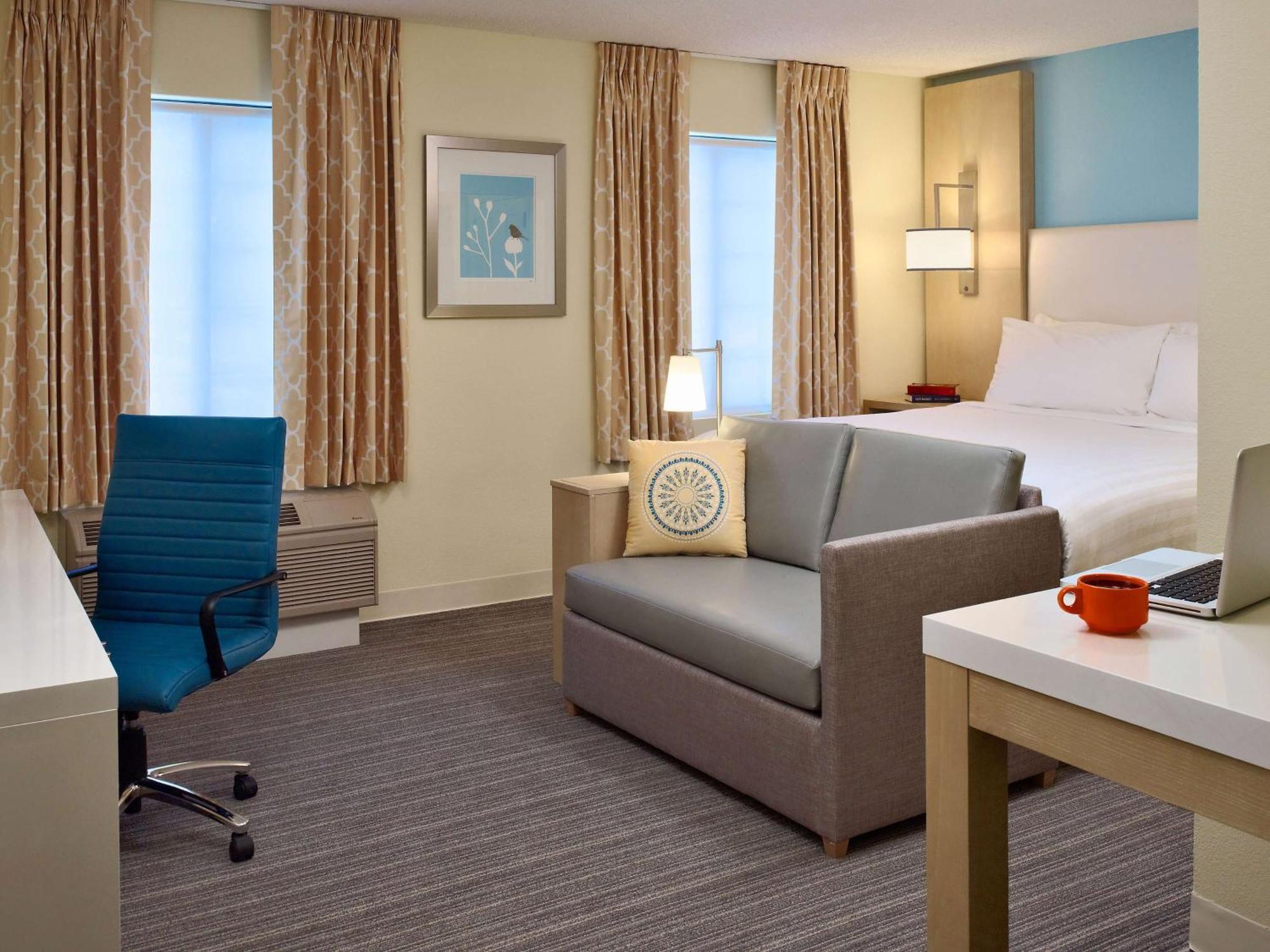 Mobility or Hearing Accessible King Studio Suite,1276964908:JPEG