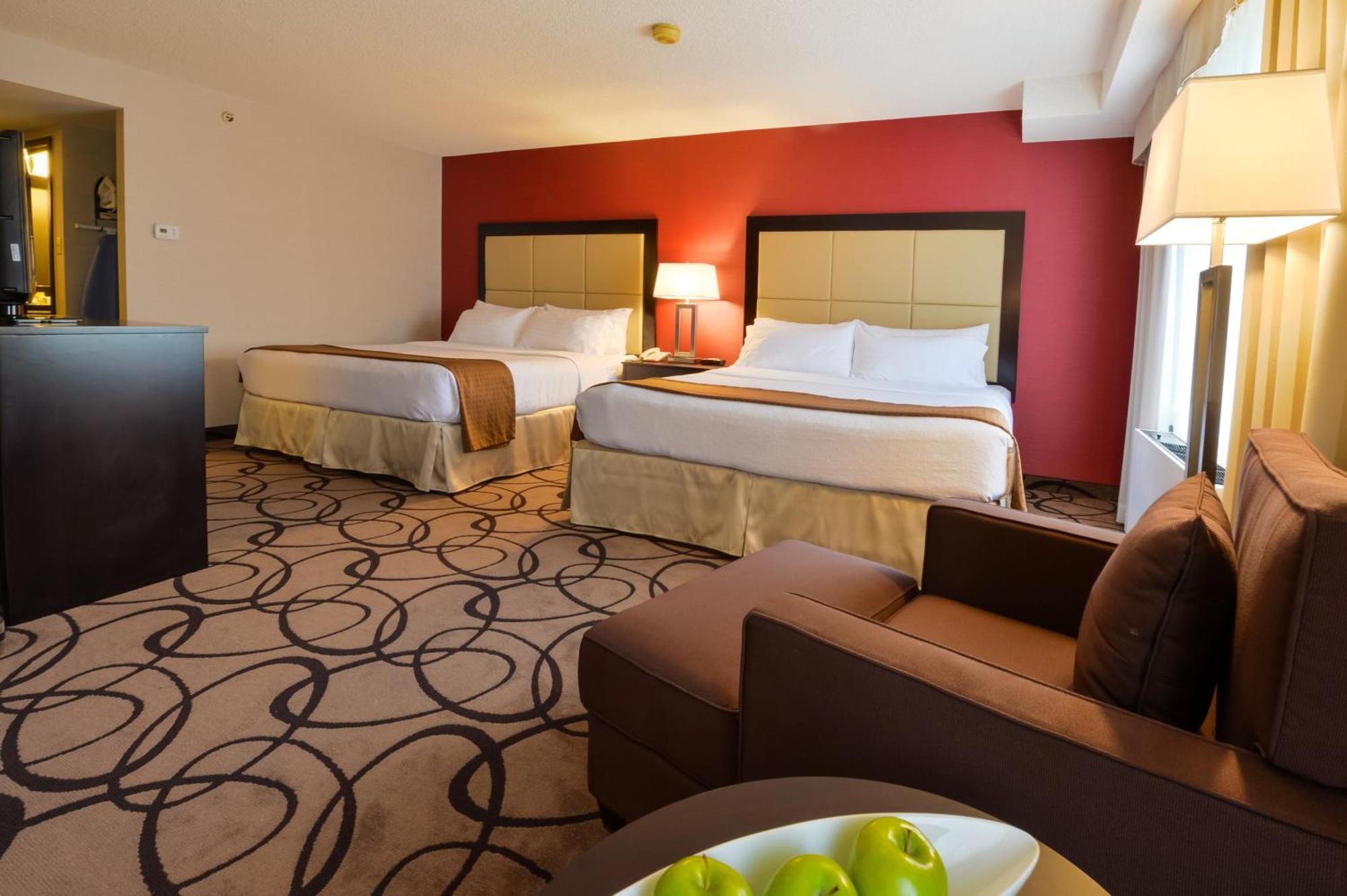 Standard King Room with Two King Beds,1440895129:JPEG