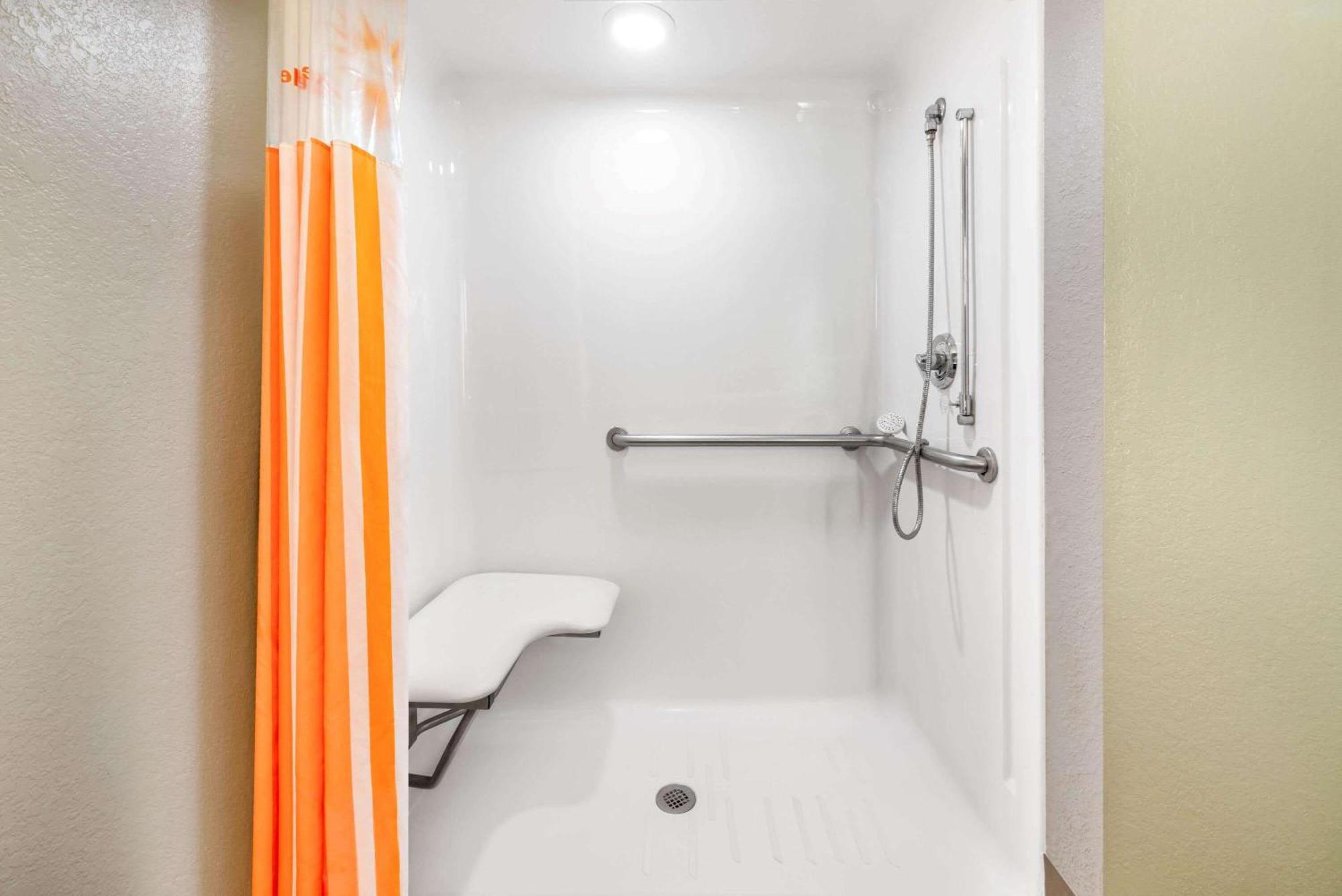Queen Room with Two Queen Beds - Disability Access