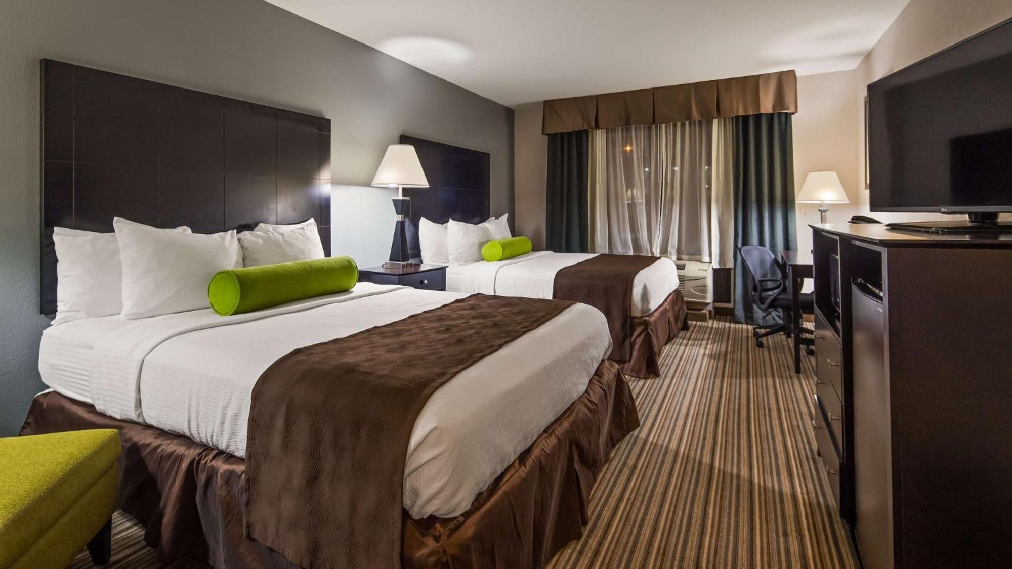 Queen Room Two Queen Beds Disability Access or Bath Tub