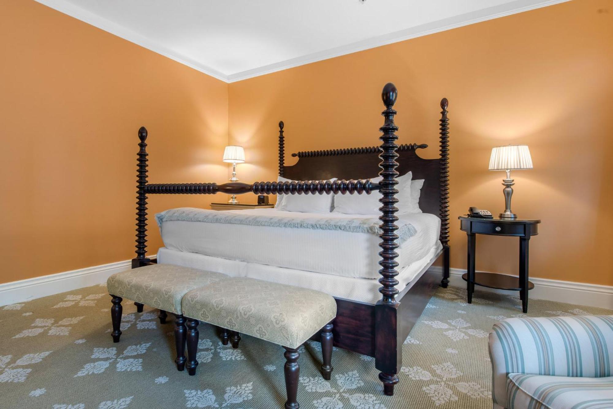 Resort View Porch Room - One King Bed,1280596243:JPEG