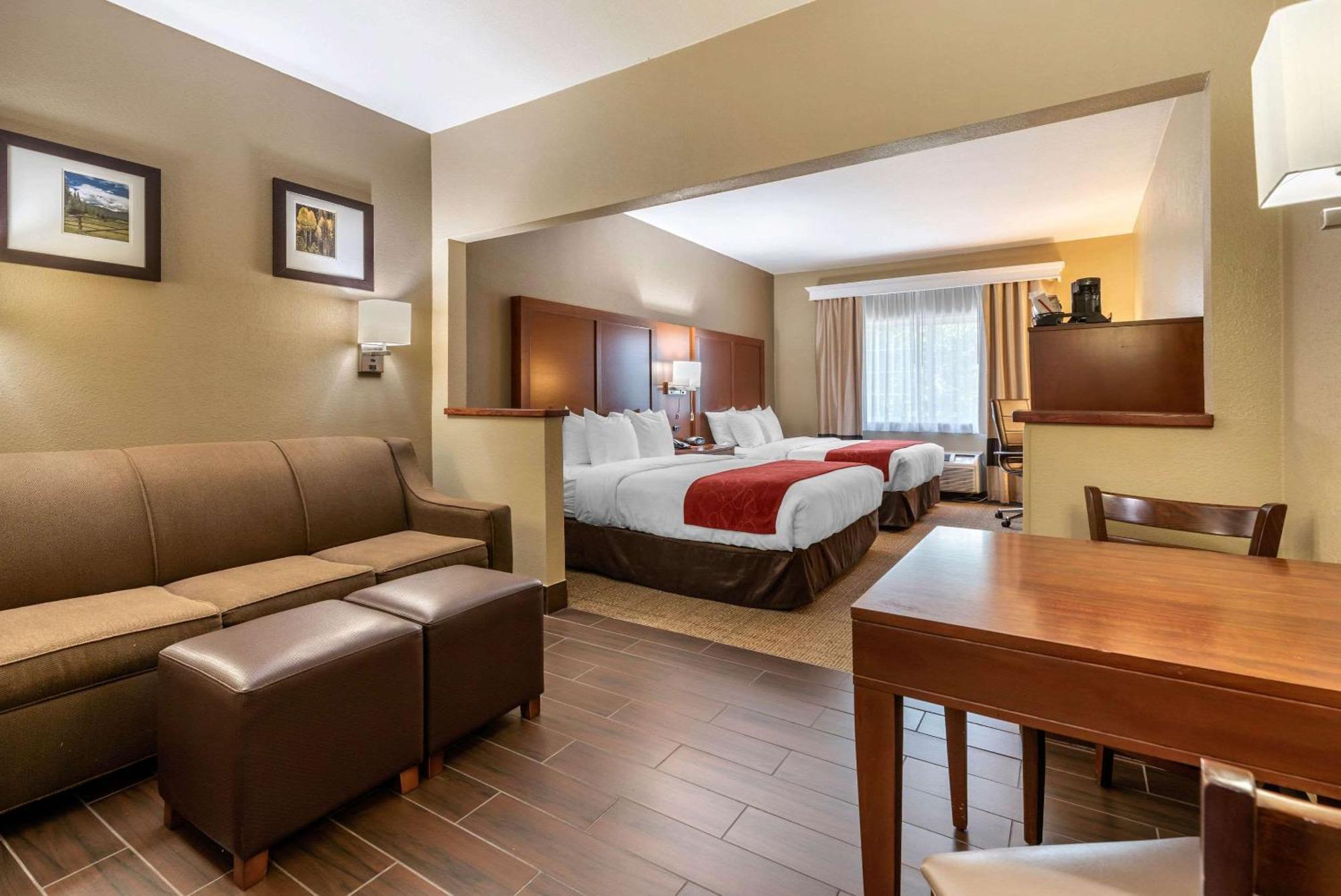 Suite with Two Double Beds - Accessible/Non-Smoking