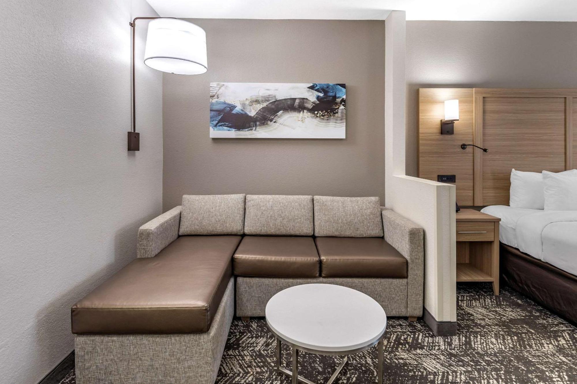 King Room with Sofa Bed - Non-Smoking
